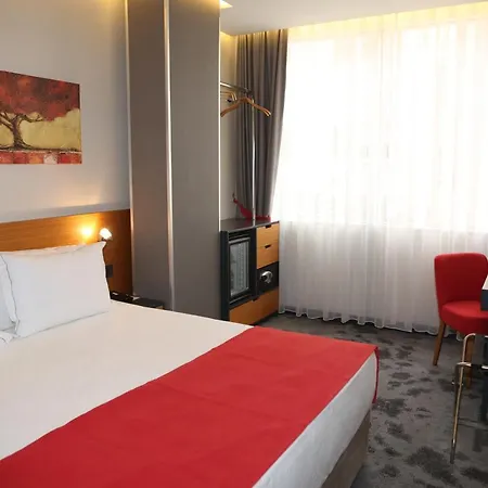 Sapko Airport Szálloda 3*