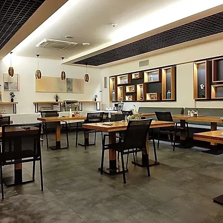 Sapko Airport 3*