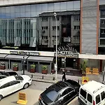 Sapko Airport מלון 3*